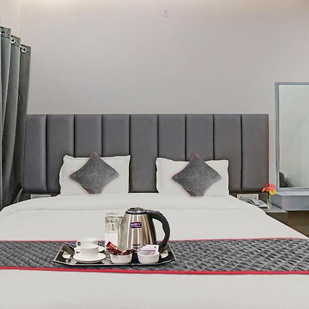 Super Townhouse Hotel Impact Chinhat المظهر الخارجي الصورة